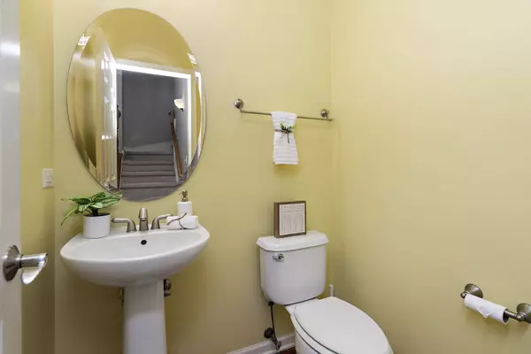 84 N Smith ST, Palatine, IL 60067