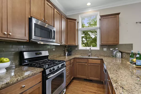 84 N Smith ST, Palatine, IL 60067