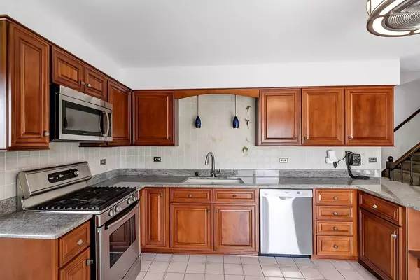 722 Seafarer DR, Schaumburg, IL 60193