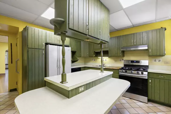 6145 W Grace ST, Chicago, IL 60634