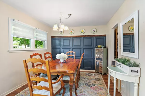 222 Dulles RD, Des Plaines, IL 60016