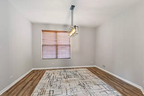 806 VIEWPOINTE DR, St. Charles, IL 60174