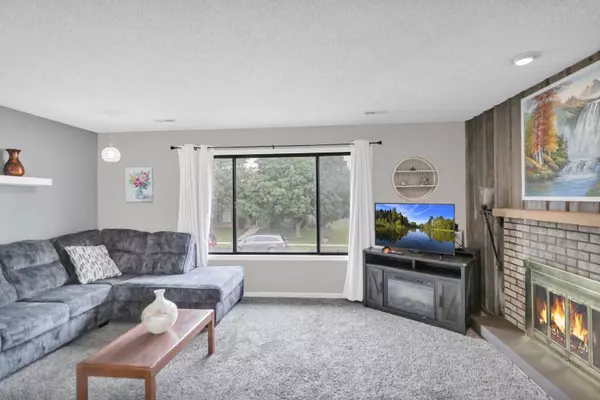 1025 Manchester CT #1025, South Elgin, IL 60177