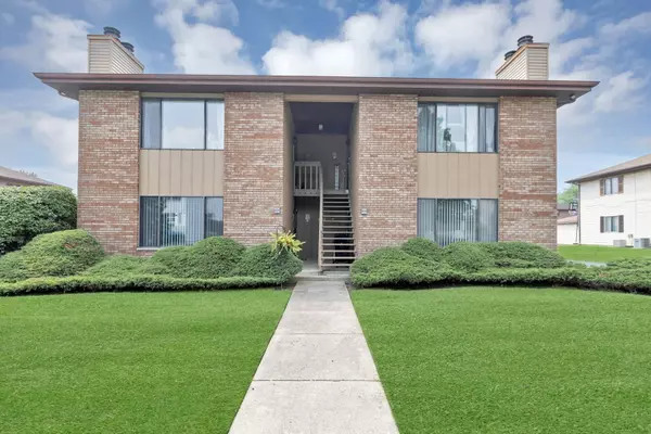 1025 Manchester CT #1025, South Elgin, IL 60177