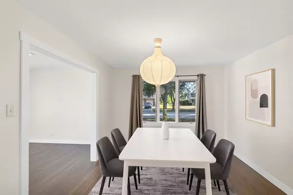 320 Natwick LN, Schaumburg, IL 60193