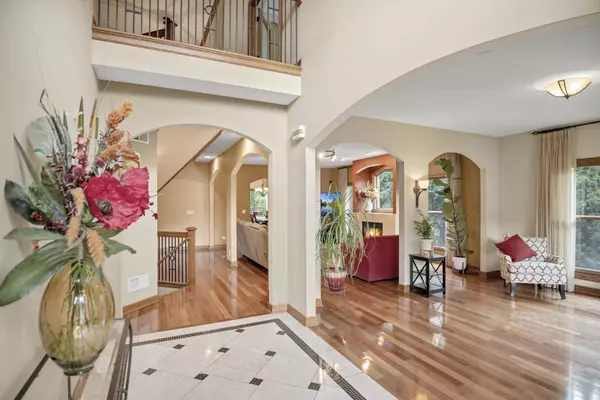 1535 S Douglas AVE, Arlington Heights, IL 60005