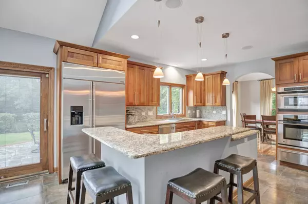 1535 S Douglas AVE, Arlington Heights, IL 60005