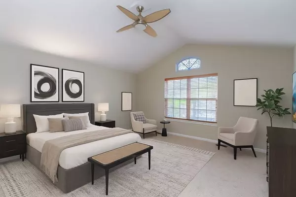 357 Lucille LN, Schaumburg, IL 60194