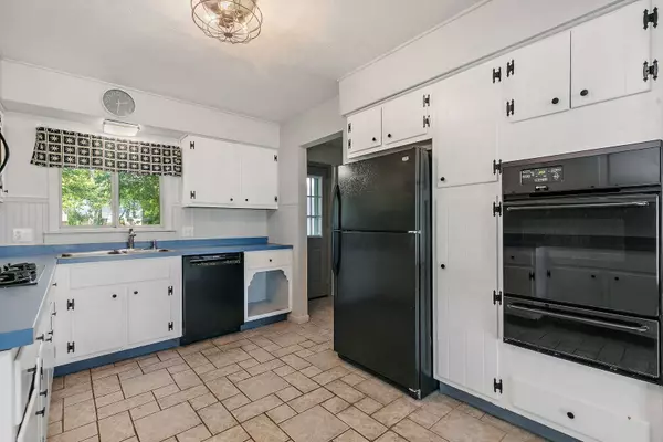 3011 S 4th ST, Dekalb, IL 60115