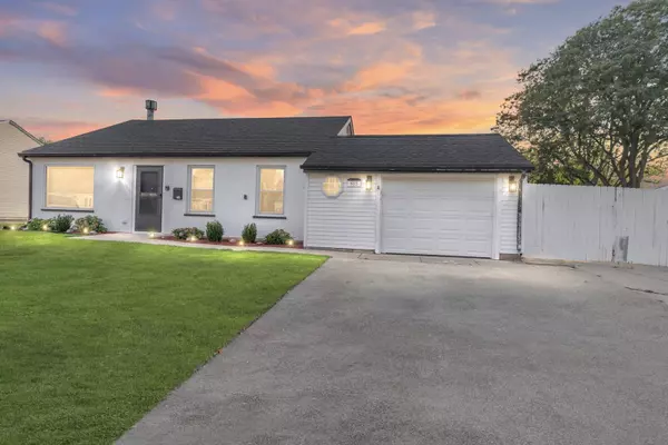 803 Forest DR, Streamwood, IL 60107