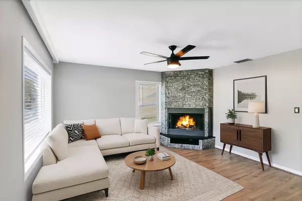 803 Forest DR, Streamwood, IL 60107