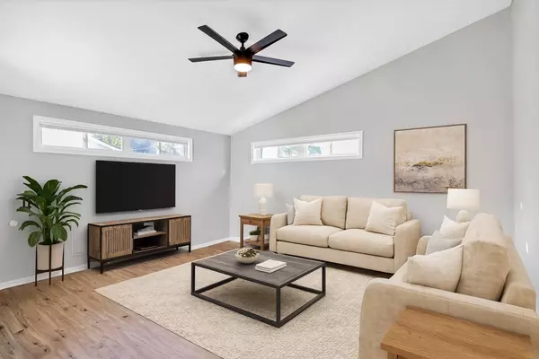 803 Forest DR, Streamwood, IL 60107