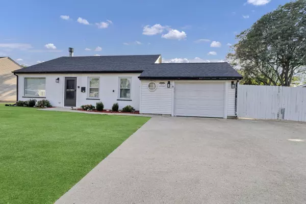 803 Forest DR, Streamwood, IL 60107