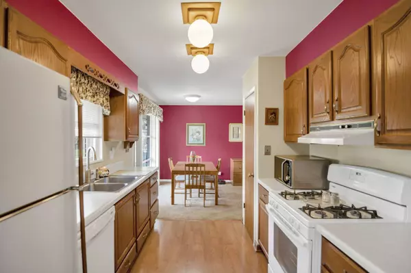 236 Clearmont DR, Elk Grove Village, IL 60007