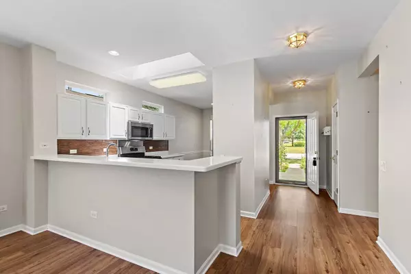 11773 Wildrose DR, Huntley, IL 60142