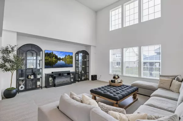 1833 Coralito LN, Elgin, IL 60124