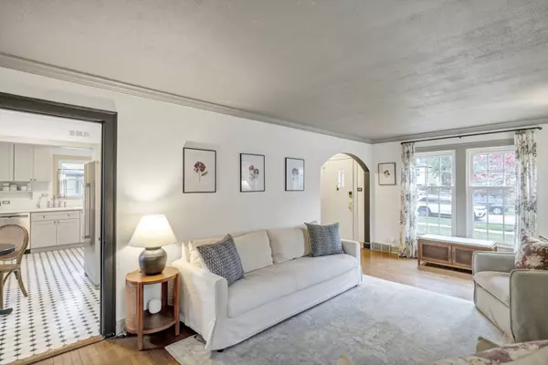 298 Harvey AVE, Des Plaines, IL 60016