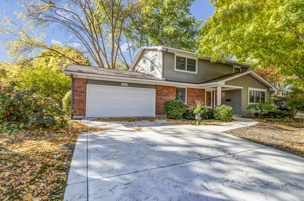 1666 Lin Lor CT, Elgin, IL 60123