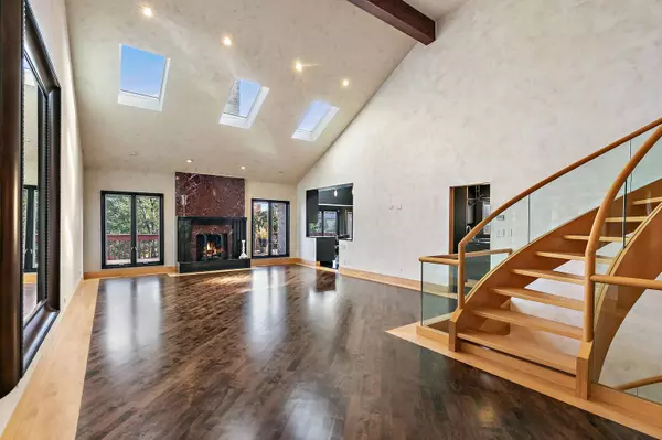 45 Tartan Lakes DR, Westmont, IL 60559