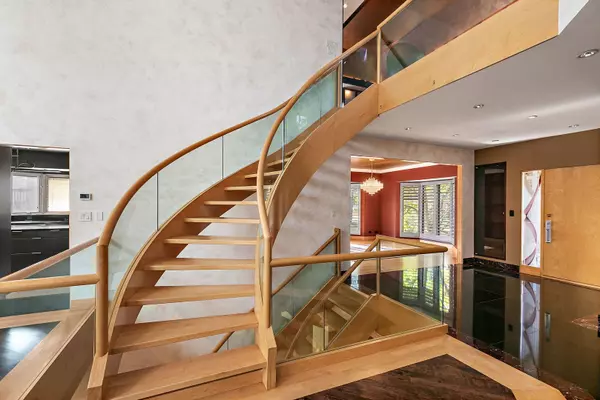 45 Tartan Lakes DR, Westmont, IL 60559