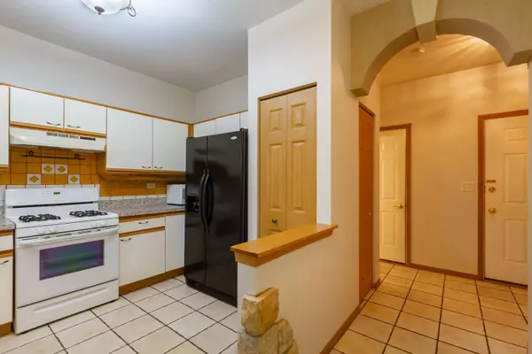 1244 Brookdale DR #1244, Carpentersville, IL 60110