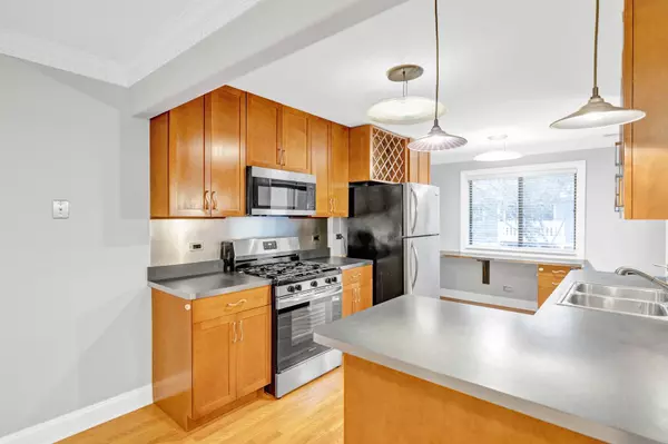 263 Driftwood LN #2D, Schaumburg, IL 60193