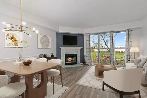 1113 Regency CT, Schaumburg, IL 60193