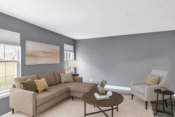 1941 Quaker Hollow LN #1941, Streamwood, IL 60107