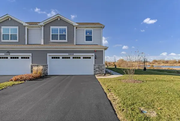 3202 Martini ST, Mundelein, IL 60060