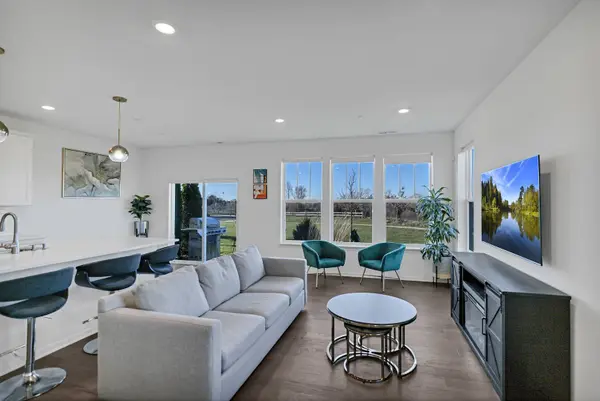 3202 Martini ST, Mundelein, IL 60060