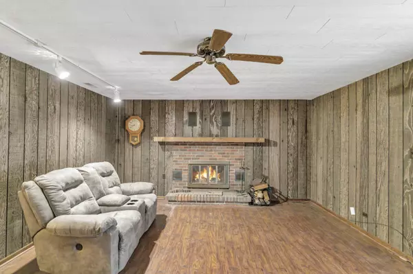 2202 Eastman ST, Rolling Meadows, IL 60008