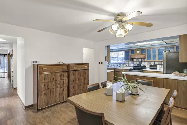 2202 Eastman ST, Rolling Meadows, IL 60008