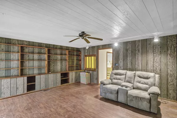 2202 Eastman ST, Rolling Meadows, IL 60008