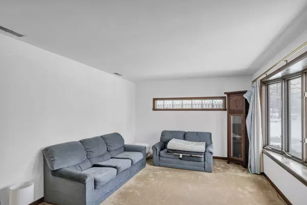 2202 Eastman ST, Rolling Meadows, IL 60008