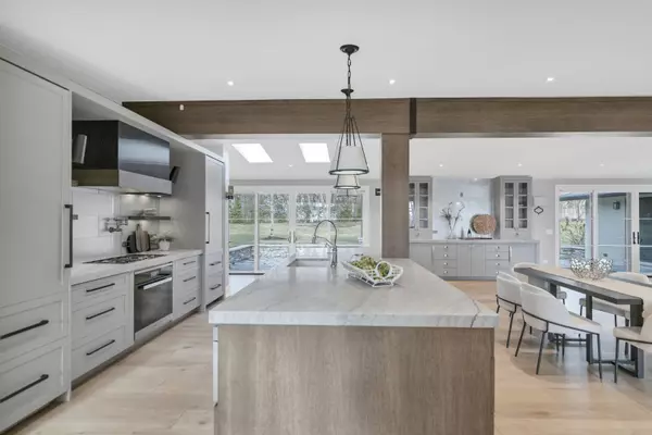 4N637 Pheasant Run DR, St. Charles, IL 60175