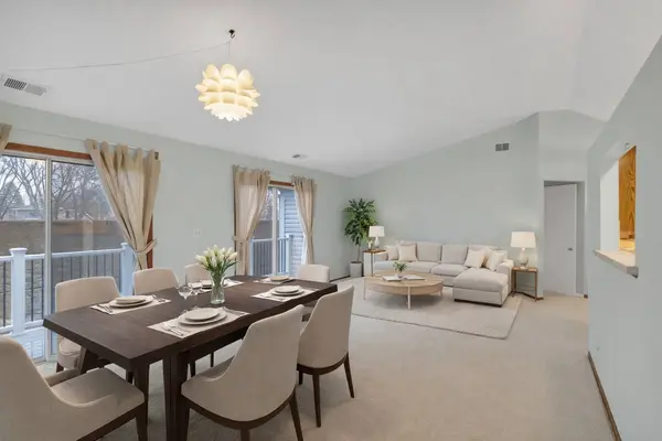 1505 Commodore CT #2, Schaumburg, IL 60193