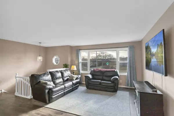 103 Fir ST, Lake In The Hills, IL 60156