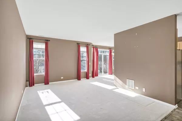 6526 Marble LN, Carpentersville, IL 60110