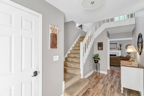 1527 Kirkwood DR #1527, Geneva, IL 60134