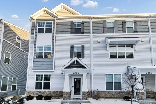 3209 Trillium CIR, Rolling Meadows, IL 60008