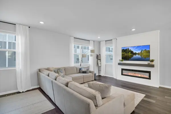 3209 Trillium CIR, Rolling Meadows, IL 60008