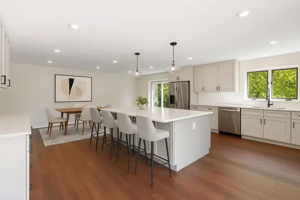 1548 Wood Creek TRL, Bartlett, IL 60103