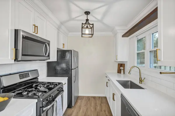 1215 Robin DR, Carol Stream, IL 60188