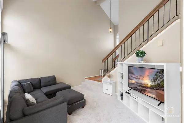 616 Manomet CT, Schaumburg, IL 60173