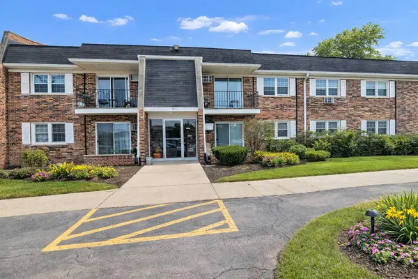 2431 Ogden AVE #10, Downers Grove, IL 60515