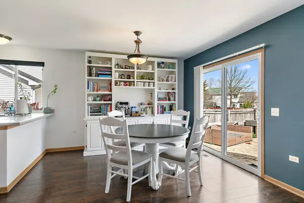 1335 Deerpath RD, Aurora, IL 60506