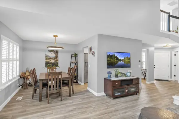 270 Woodstone CIR, Buffalo Grove, IL 60089