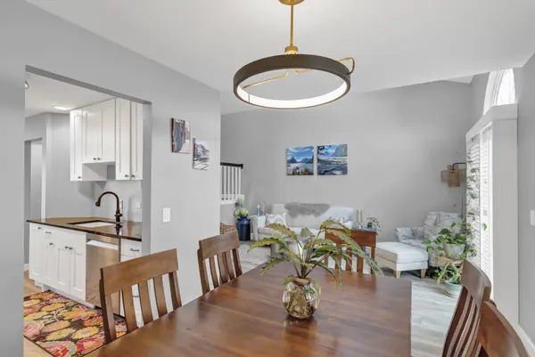 270 Woodstone CIR, Buffalo Grove, IL 60089