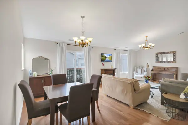 3355 Blue Ridge DR, Carpentersville, IL 60110