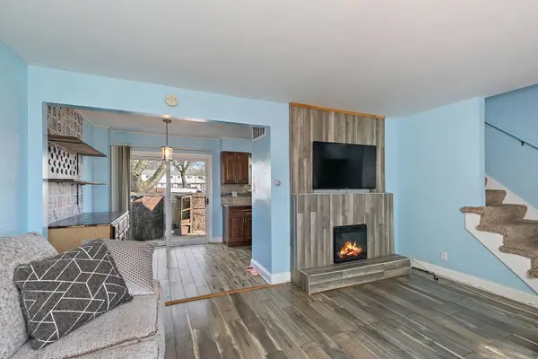 426 Greentree LN, Bolingbrook, IL 60440